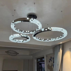 Lustre de Cristal Moderno com Anéis de LED